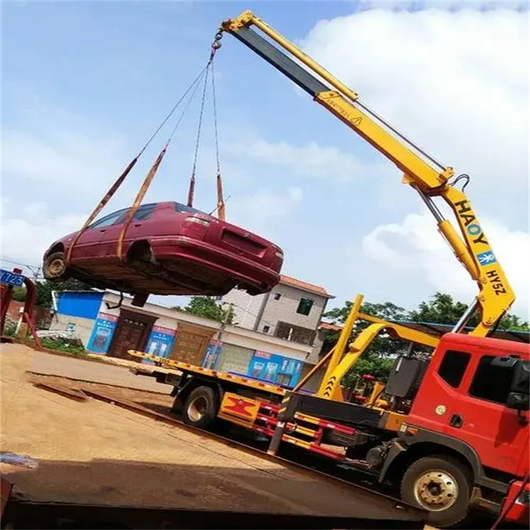 胶州吊车救援小汽车怎么吊