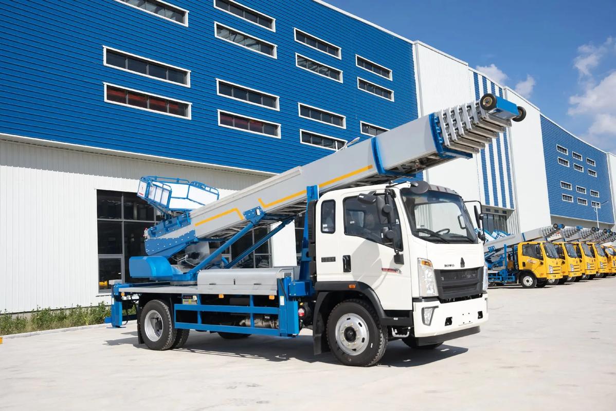 胶州出租云梯车高空作业车 建筑垃圾搬运